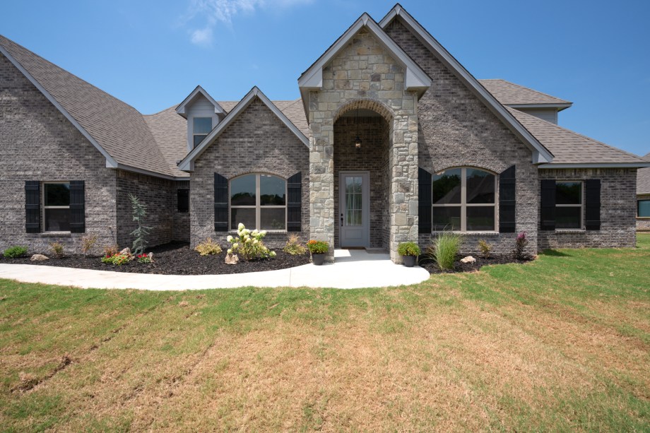 Lot 16 Block 14 - Front Detail